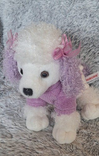 Aurora sitting poodle - aurora,